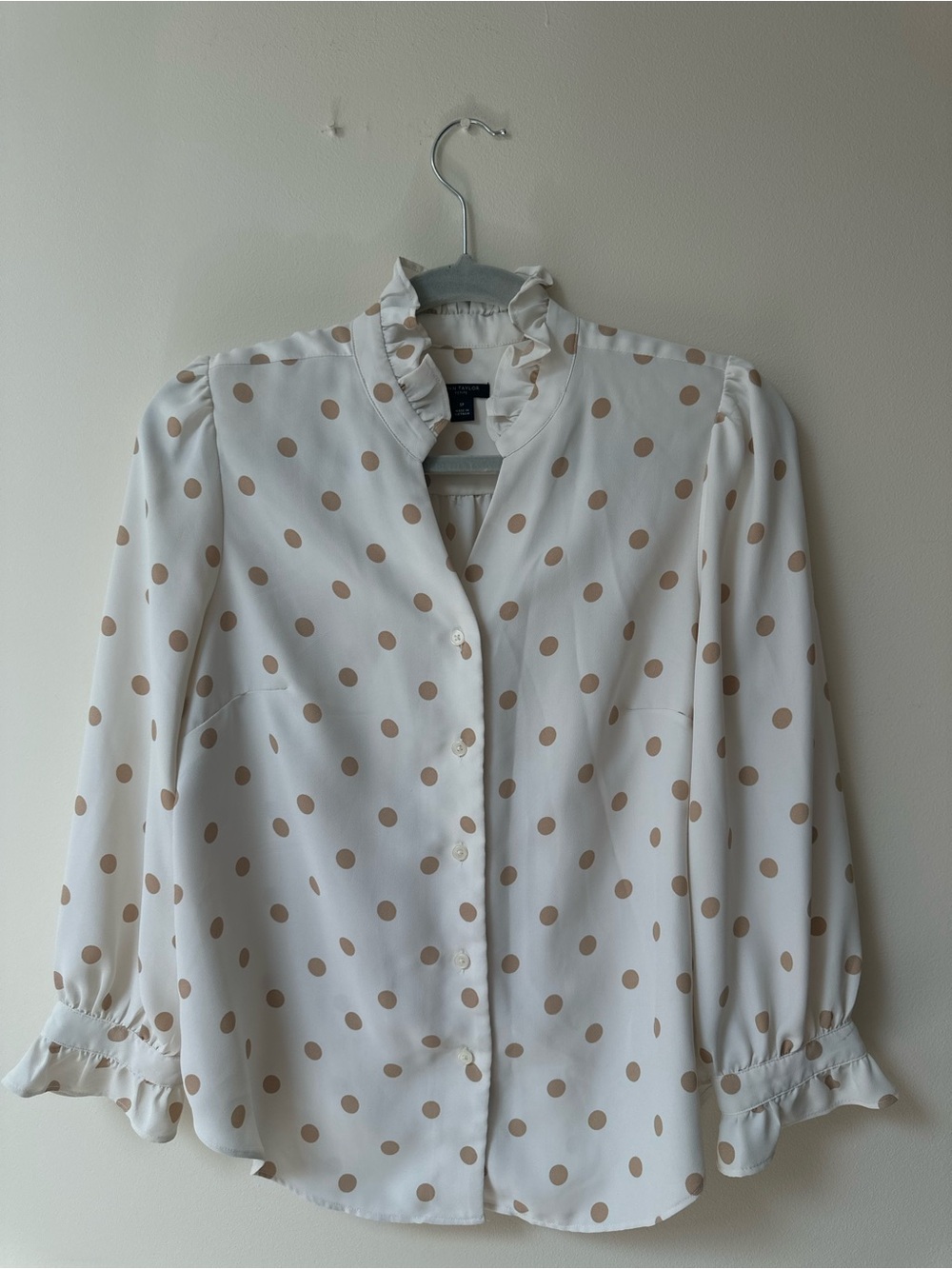 Ann Taylor Polka Dot Ruffle Collar Blouse - Beige/White size S petite